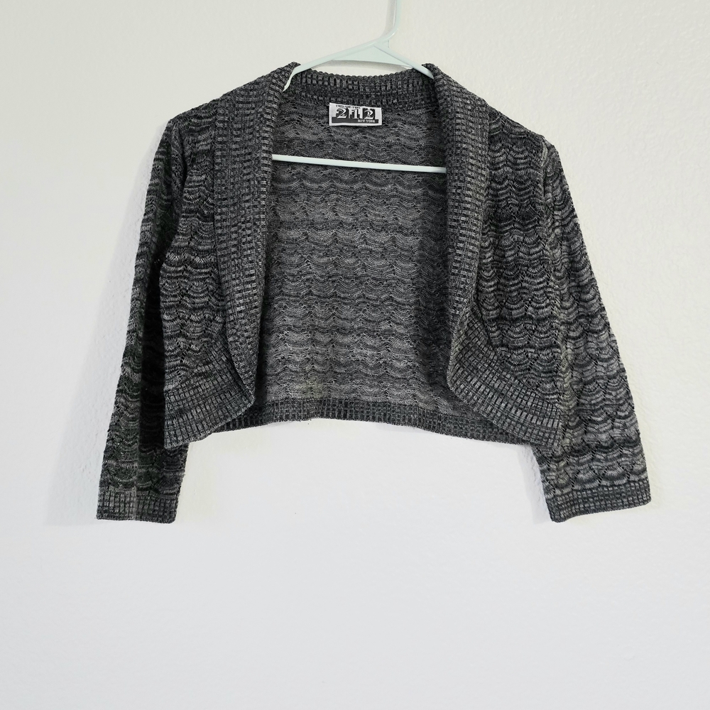 212 New York Collection Grey & Black Wave Pattern Cropped Knit Bolero Shrug